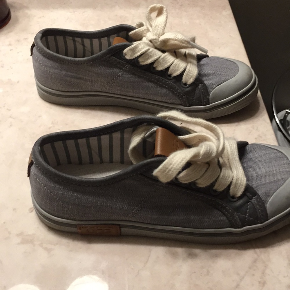 Boys uggs sneakers